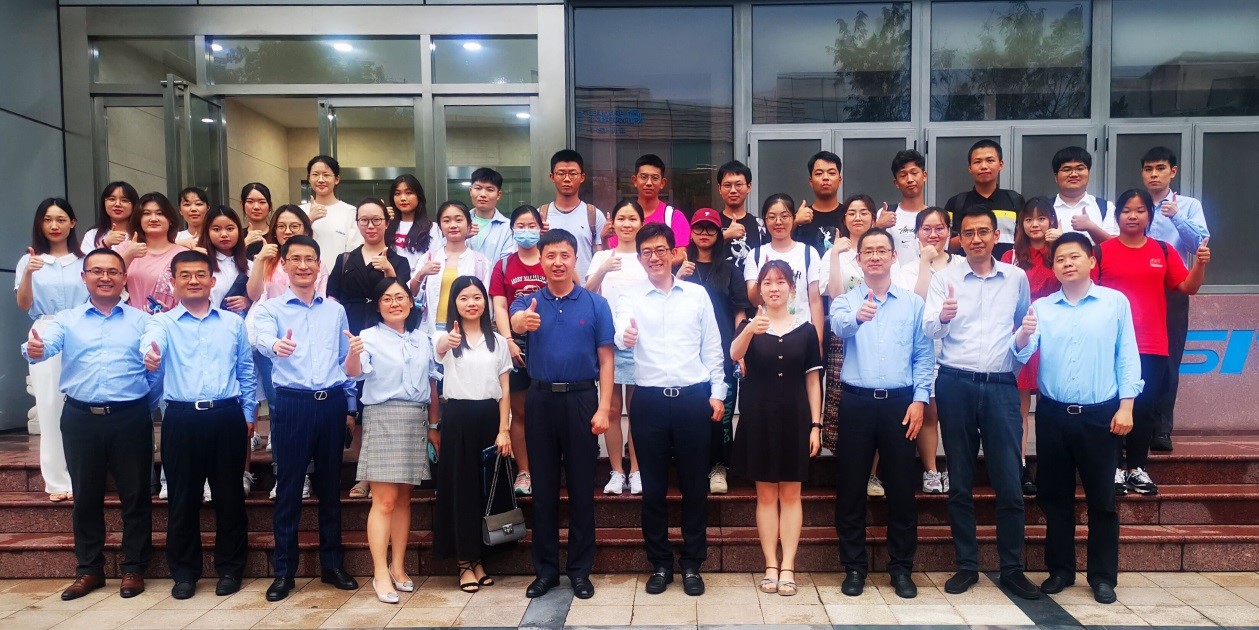 The School of Economics and Management of Shanghai Maritime University visited SITC